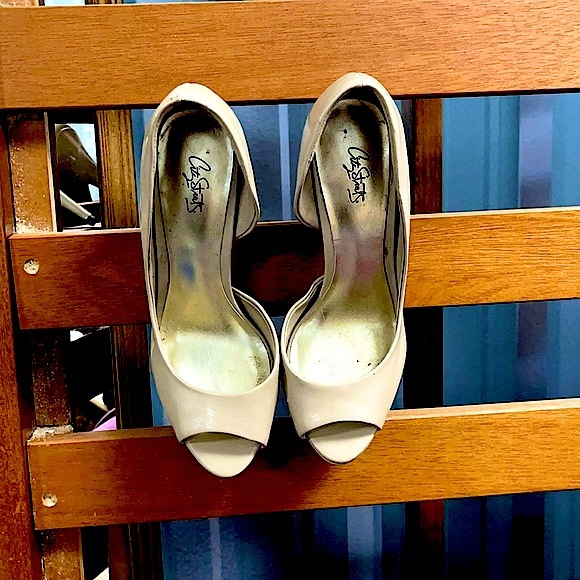 ➡️ !BOGO! ⬅️ CITY STREETS Cream Open Toe Platform Pumps/ Used - Picture 3 of 6